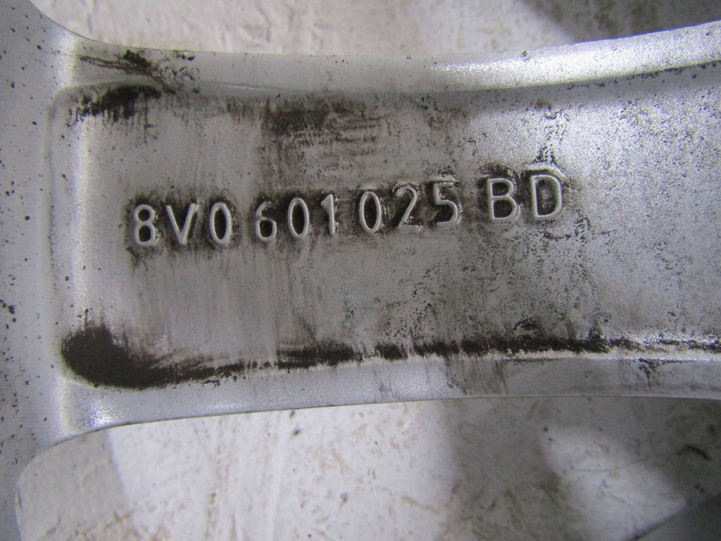 1x Alufelge 16 Zoll 7.0" 5x112 40ET 8V0601025BD Audi A3 Rim Wheel