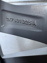 Load image into Gallery viewer, 1x Alufelge 17 Zoll 6.5" 5x112 49ET 2K7601025A VW Passat Golf I Rim Wheel FEL4095892542hh