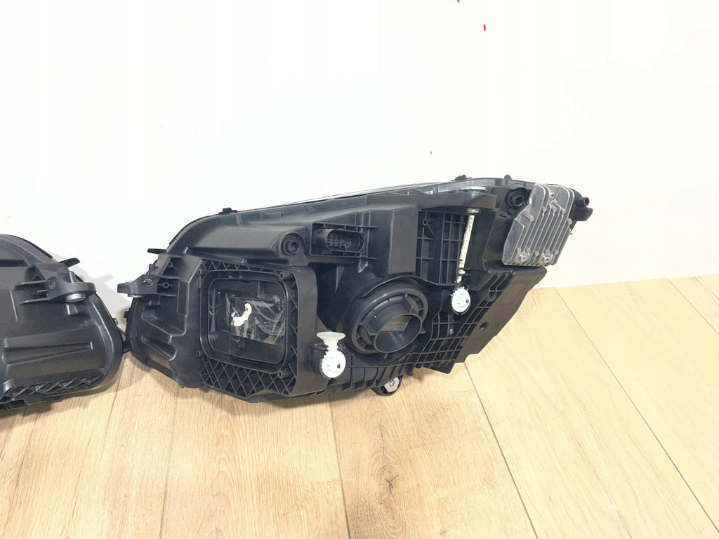 Frontscheinwerfer Mercedes-Benz W205 A2059067905 LED Rechts oder Links SCH8486854164oe