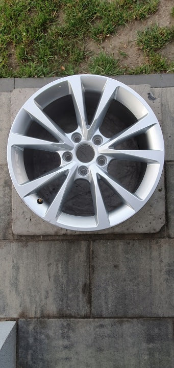 1x Alufelge 17 Zoll 8.0" 5x112 46ET Glanz 8Y0601025CC Audi A3 Rim Wheel FEL8232590600ks