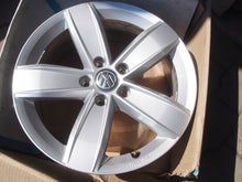 Load image into Gallery viewer, 1x Alufelge 17 Zoll 6.5&quot; 5x112 5NA071497 Vw Rim Wheel