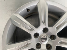 Laden Sie das Bild in den Galerie-Viewer, 1x Alufelge 17 Zoll 8.0" 5x108 42ET Glanz Silber 31362838 Volvo S90 V90 FEL1264790904fj