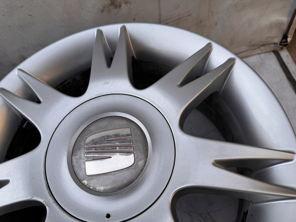 4x Alufelge 15 Zoll 6.0" 5x100 43ET Glanz Silber 6L0601025A Seat I Rim Wheel FEL6814274215kh