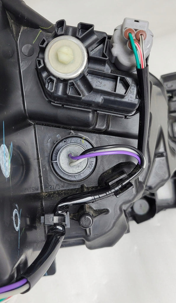 Frontscheinwerfer Mazda 2 Demio D43N-51040 Links Scheinwerfer Headlight SCH5687507042ys