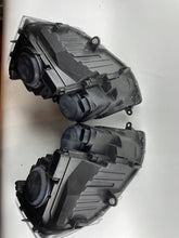 Laden Sie das Bild in den Galerie-Viewer, Frontscheinwerfer VW Transporter 57909627E1941015D Ein Satz Headlight SCH9720264008mc