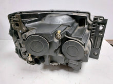 Laden Sie das Bild in den Galerie-Viewer, Frontscheinwerfer Land Rover Discovery AH22-13W030-GD Xenon Links Headlight SCH6983302676tb