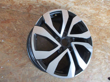 Load image into Gallery viewer, 1x Alufelge 17 Zoll 7.0&quot; 5x112 45ET Glanz 2GA601025AF VW T Roc Rim Wheel