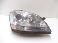 Laden Sie das Bild in den Galerie-Viewer, Frontscheinwerfer Mercedes-Benz W164 Xenon Ein Stück (Rechts oder Links) SCH4405237488cg