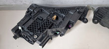 Laden Sie das Bild in den Galerie-Viewer, Frontscheinwerfer Skoda Superb III 3V1941016A 3V1941015A Xenon Rechts oder Links