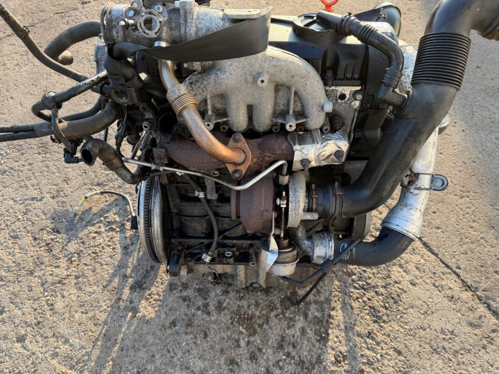 Motor VW T5 AXC 1.9 TDI 85PS 63kW 190TKm 2005 Diesel Engine Komplett MOT9281070408io