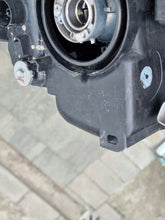 Load image into Gallery viewer, Frontscheinwerfer Toyota Yaris Xenon Links Scheinwerfer Headlight