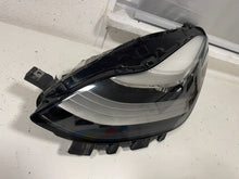 Laden Sie das Bild in den Galerie-Viewer, Frontscheinwerfer Tesla Model 3 1077375-00 Links Scheinwerfer Headlight SCH5681198698bu