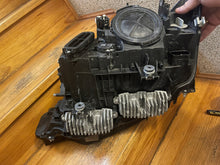 Laden Sie das Bild in den Galerie-Viewer, Frontscheinwerfer BMW 3 F30 F31 7259526 Rechts Scheinwerfer Headlight SCH5788427308lc