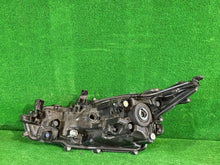 Laden Sie das Bild in den Galerie-Viewer, Frontscheinwerfer Toyota Corolla 81110-0T30-00 Rechts Scheinwerfer Headlight SCH1448626882gm