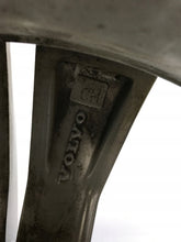 Load image into Gallery viewer, 1x Alufelge 18 Zoll 8.0" 5x108 42ET Glanz Silber 32243390 Volvo V60 S60 FEL8566453302sq
