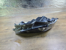 Laden Sie das Bild in den Galerie-Viewer, Frontscheinwerfer Toyota Yaris Rechts Scheinwerfer Headlight SCH3817933784qs