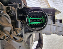 Load image into Gallery viewer, Frontscheinwerfer Hyundai Elantra 92101-F2 LED Links Scheinwerfer Headlight