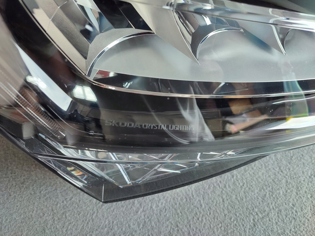 Frontscheinwerfer Skoda Superb III 3V1941016C LED Rechts Scheinwerfer Headlight