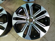 Laden Sie das Bild in den Galerie-Viewer, 4x Alufelge 18 Zoll 7.0" 5x114.3 35ET Glanz Silber PW457-42003 Toyota Rav 4 I FEL8603314948yz