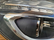 Laden Sie das Bild in den Galerie-Viewer, Frontscheinwerfer Mercedes-Benz W176 A1768200661 Xenon Rechts Headlight SCH1284423162yo