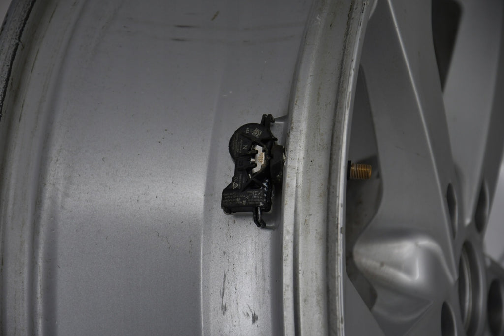 1x Alufelge 17 Zoll 7.0" 5x114.3 40ET Glanz Silber KE409-HV200 Nissan I FEL5304006826rf