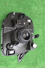 Load image into Gallery viewer, Frontscheinwerfer Suzuki Cabrio 35100-82A30 Links Scheinwerfer Headlight