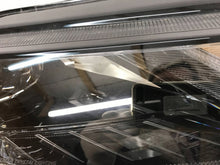 Laden Sie das Bild in den Galerie-Viewer, Frontscheinwerfer Skoda Octavia IV 5E4941016A Rechts Scheinwerfer Headlight SCH3978798452pp