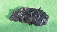 Laden Sie das Bild in den Galerie-Viewer, Frontscheinwerfer Audi A3 8V0941005E Xenon Ein Stück (Rechts oder Links) SCH9546693237rm
