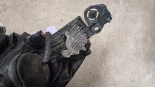 Laden Sie das Bild in den Galerie-Viewer, Frontscheinwerfer Peugeot 308 9816990580 Rechts Scheinwerfer Headlight SCH8759354457he