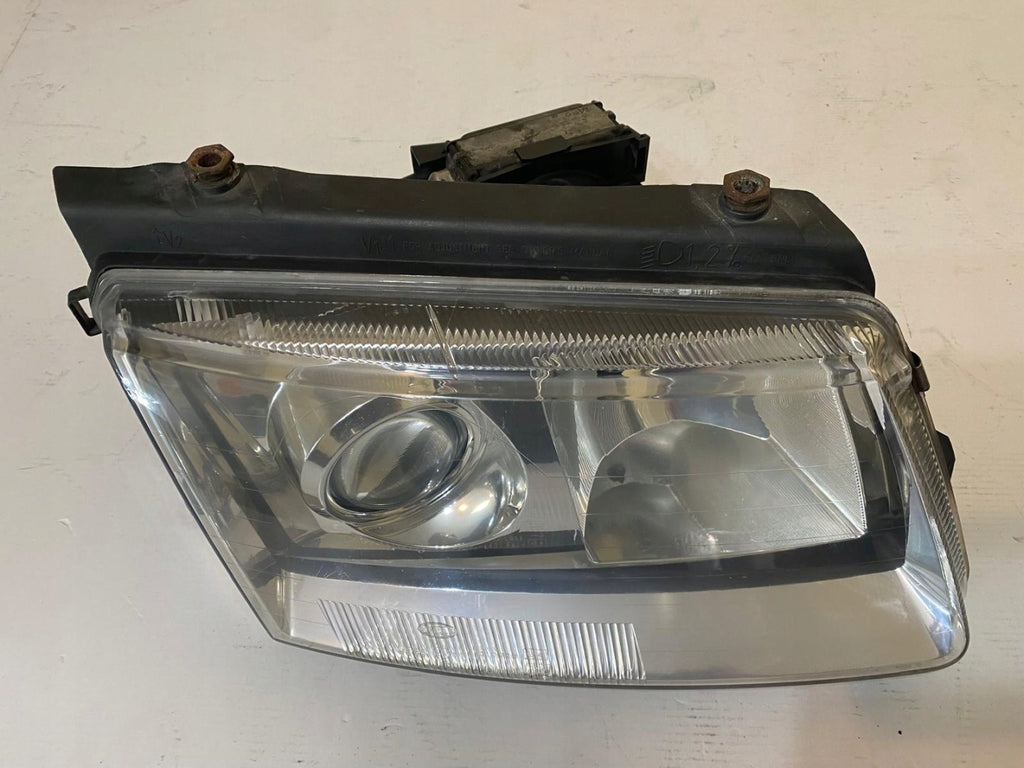 Frontscheinwerfer VW Passat Xenon Ein Satz Scheinwerfer Headlight SCH7827983979eh