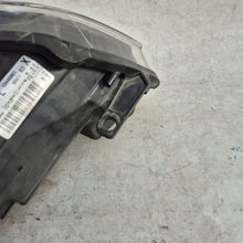 Laden Sie das Bild in den Galerie-Viewer, Frontscheinwerfer Opel Corsa D 13446801 Links Scheinwerfer Headlight SCH7445628801ff