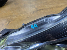 Load image into Gallery viewer, Frontscheinwerfer Toyota Yaris Links Scheinwerfer Headlight