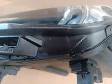 Laden Sie das Bild in den Galerie-Viewer, Frontscheinwerfer Hyundai I40 921013Z530 LED Links Scheinwerfer Headlight