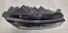 Laden Sie das Bild in den Galerie-Viewer, Frontscheinwerfer Skoda Octavia I LE18A6418 5E4941016030111823200 Rechts SCH4388482618pn