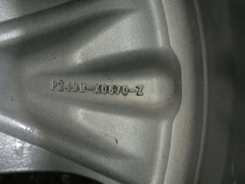 1x Alufelge 17 Zoll 7.0" 5x114.3 39ET Glanz Graphit PZ49M-X0670- Mg Rav