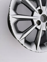 Laden Sie das Bild in den Galerie-Viewer, 1x Alufelge 17 Zoll 7.0&quot; 4x108 47,5ET Glanz Silber H1BC-1007-D1A Ford Fiesta