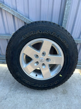 Load image into Gallery viewer, 1x Alufelge 17 Zoll 7.5" 5x127 Jeep I Rim Wheel FEL4417096961cw