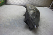 Laden Sie das Bild in den Galerie-Viewer, Frontscheinwerfer Opel Astra H Xenon Links Scheinwerfer Headlight SCH4732528820sv