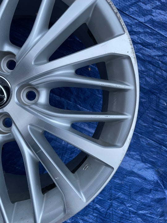 1x Alufelge 18 Zoll 8.0" 5x114.3 50ET 42611-06E50 Toyota Camry Rim Wheel FEL3761073955uv