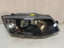 Laden Sie das Bild in den Galerie-Viewer, Frontscheinwerfer Skoda Octavia III 5E1941016 Xenon Rechts Headlight SCH4523832880ii