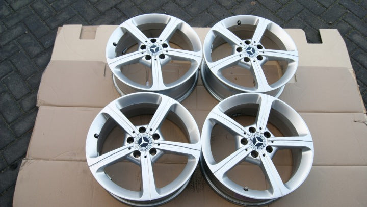 4x Alufelge 17 Zoll 6.5" 5x112 44ET Glanz Silber A1774011200 Mercedes-Benz Cla FEL7915583089ho