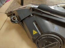 Laden Sie das Bild in den Galerie-Viewer, Frontscheinwerfer Mercedes-Benz W212 A2128203761 A2128203761KZ Xenon Rechts SCH2317502488ls