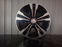 Laden Sie das Bild in den Galerie-Viewer, 1x Alufelge 17 Zoll 8.0" 5x112 46ET Glanz Schwarz A2124015602 Mercedes-Benz FEL9681648909qm