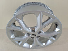 Laden Sie das Bild in den Galerie-Viewer, 1x Alufelge 17 Zoll 6.5&quot; 5x100 48ET Glanz Silber 6F9601025H Seat Arona Rim Wheel
