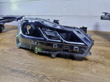 Laden Sie das Bild in den Galerie-Viewer, Frontscheinwerfer Toyota Corolla 81110-02T31-00 Rechts Scheinwerfer Headlight SCH8138121475sa
