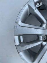 Laden Sie das Bild in den Galerie-Viewer, 1x Alufelge 16 Zoll 6.5&quot; 5x114.3 45ET Toyota Rim Wheel