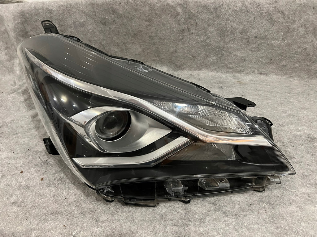 Frontscheinwerfer Toyota Yaris LED Rechts Scheinwerfer Headlight