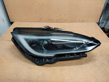 Laden Sie das Bild in den Galerie-Viewer, Frontscheinwerfer Tesla S 1563714-00-D Rechts Scheinwerfer Headlight