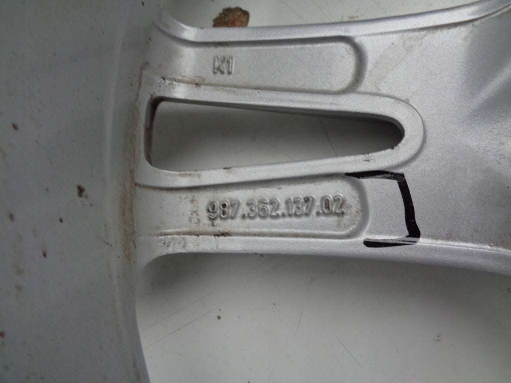 1x Alufelge 18 Zoll 8.0" 5x130 57ET 98736213702 Porsche Rim Wheel FEL3362934182mo