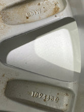 Load image into Gallery viewer, 1x Alufelge 15 Zoll 7.0&quot; 5x120 47ET Glanz Silber 1094480 BMW E36 Rim Wheel